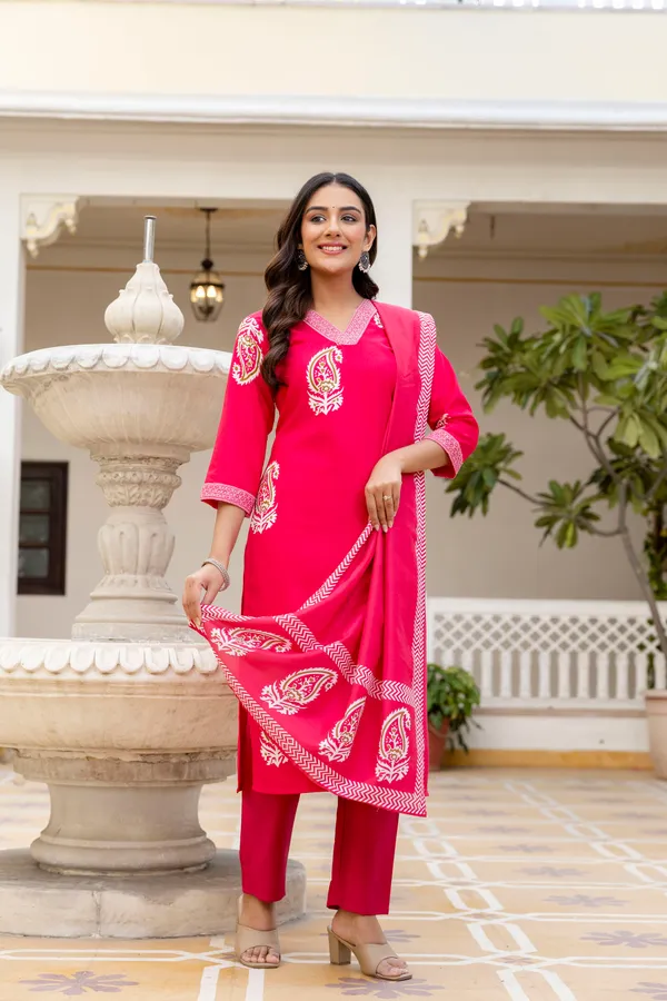 Pink_Rayon_Printed_Kurta_Pant_Set_With_Chanderi_Dupatta