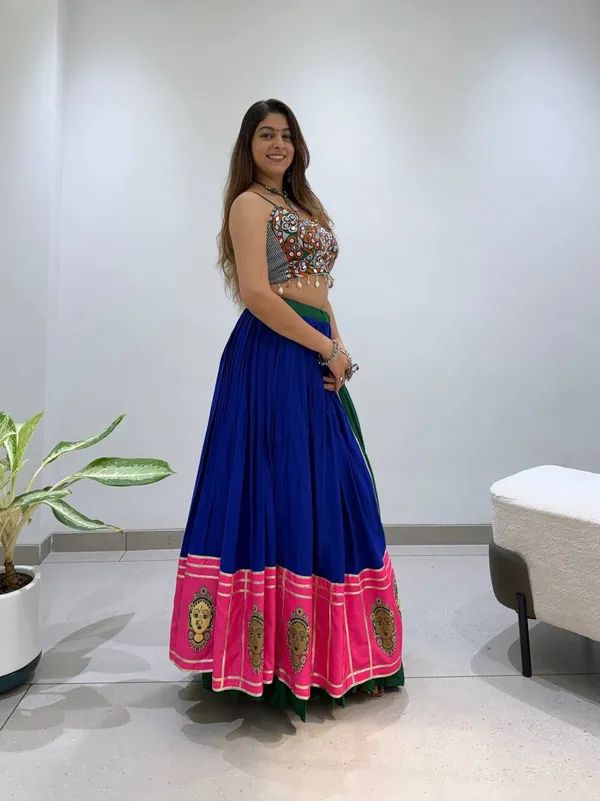 Multicolor_Printed_Crop_Top_And_Skirt_Set_For_Women