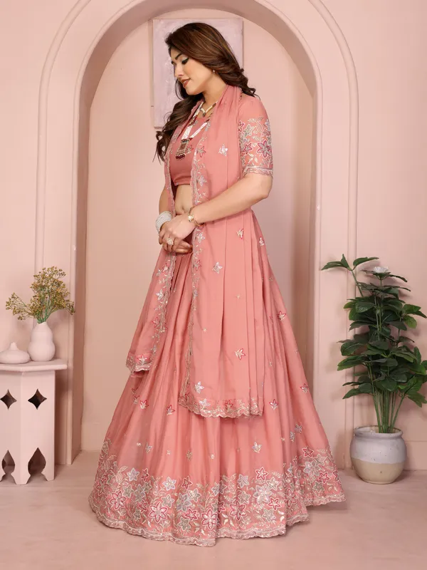 Womens_Star_Georgette_Traditional_Motif_Semi_Stitched_Lehenga_Choli_With_Cnotrance_Dupatta_Set_(Peach)