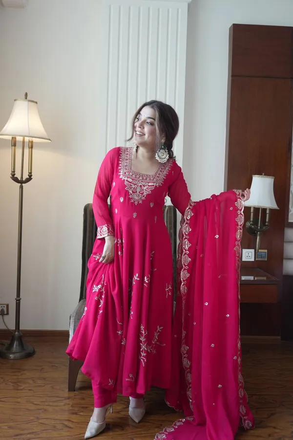 Elegant_Pink_Fox_Georgette_Kurti_Pant_Dupatta_Set_With_Heavy_Sequins_Embroidery