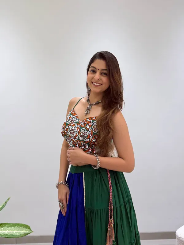 Multicolor_Printed_Crop_Top_And_Skirt_Set_For_Women