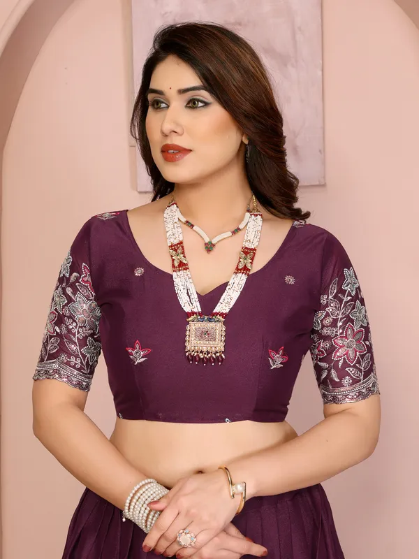 Womens_Star_Georgette_Traditional_Motif_Semi_Stitched_Lehenga_Choli_With_Cnotrance_Dupatta_Set_(Wine)