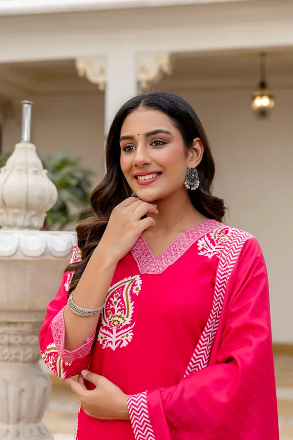 Pink_Rayon_Printed_Kurta_Pant_Set_With_Chanderi_Dupatta