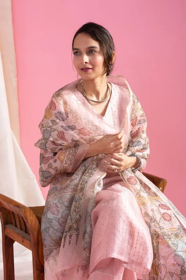 Pink_Viscose_Chanderi_Sequin_Stone_Embroidery_V_Neck_Kurta_Pant_Set_With_Printed_Organza_Dupatta_Stitched
