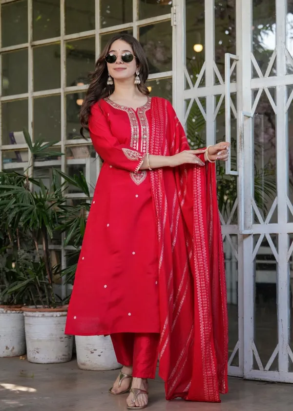 Red_Embroidered_Sequinned_Chanderi_Silk_Kurta_And_Trousers_With_Dupatta