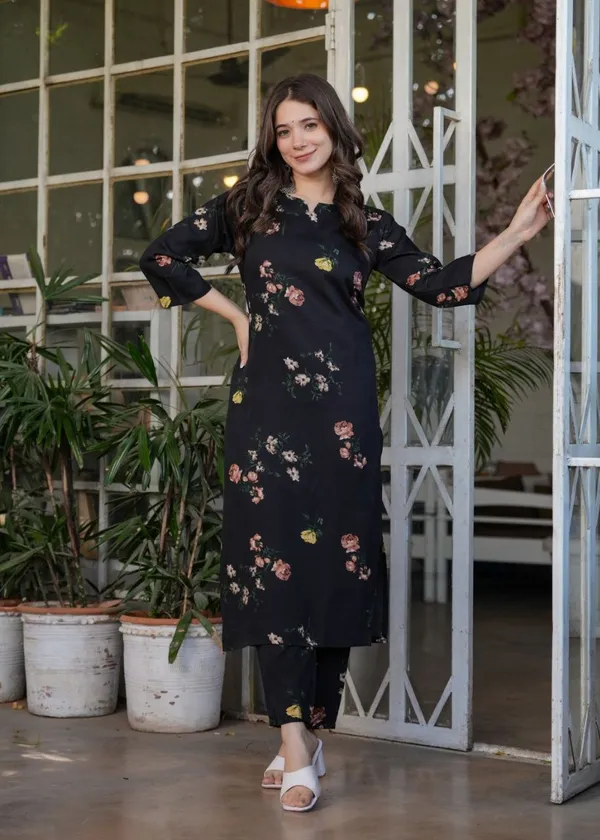 Black_French_Crepe_Elegant_Kurta_Pant_Set_With_Print