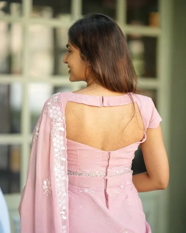 Pink_Chiffon_Floral_Embellished_Party_Wear_Saree_For_Women