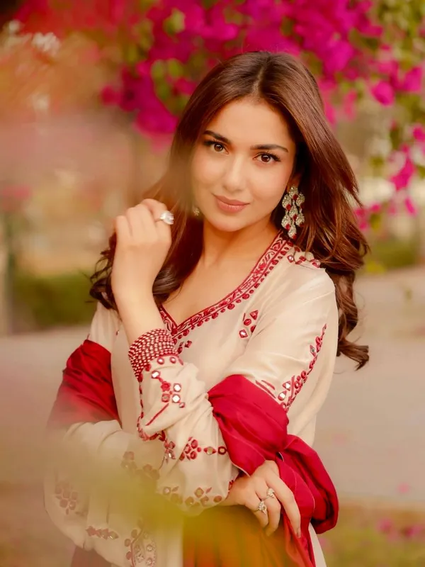 Beige_Roman_Silk_Thread_Work_Salwar_Suit
