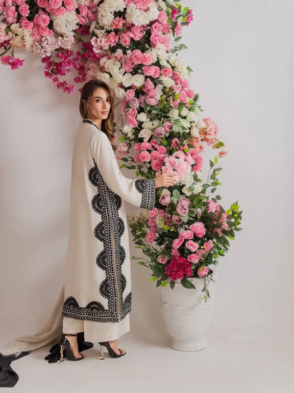 White_Cotton_Straight_Embroidered_Long_Kurti_Set_For_Women