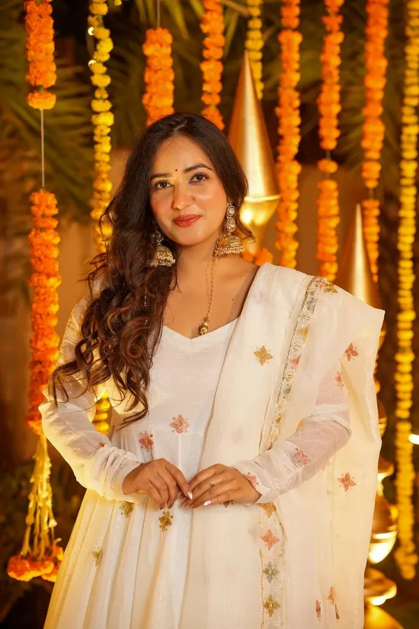 Off_White_Mastani_Floral_Anarkali_Suit_Set_Of_3
