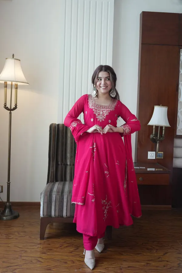 Elegant_Pink_Fox_Georgette_Kurti_Pant_Dupatta_Set_With_Heavy_Sequins_Embroidery