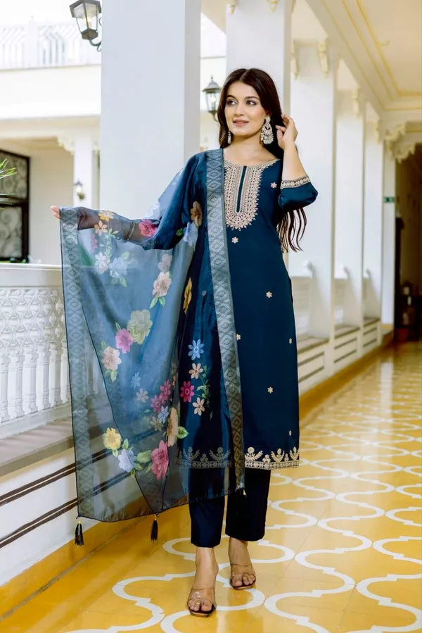 Women'S_Navy_Blue_Viscose_Chanderi_Silk_Kurta_Pant_Set_With_Organza_Dupatta