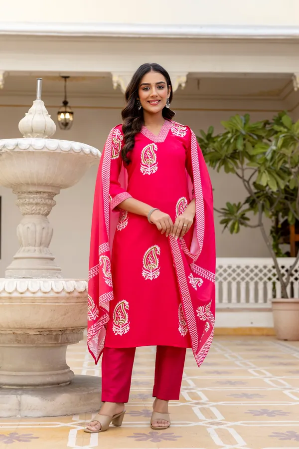 Pink_Rayon_Printed_Kurta_Pant_Set_With_Chanderi_Dupatta