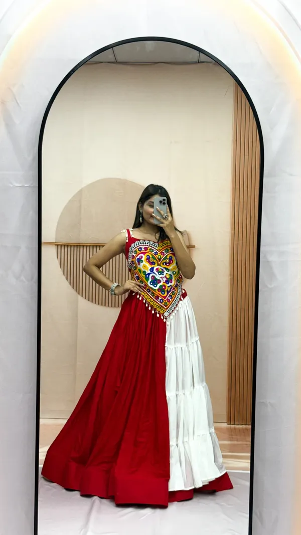 Red_And_White_Dual-Tone_Pure_Cotton_Heavy_Gamthi_Work_With_Real_Mirror_And_Kodi_Work_Navratri_Lehenga_Choli_Set