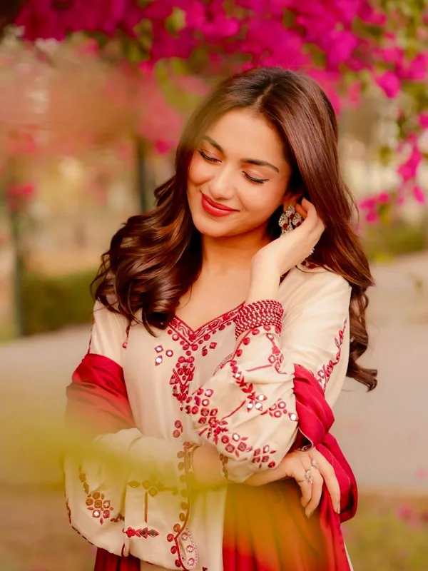 Beige_Roman_Silk_Thread_Work_Salwar_Suit