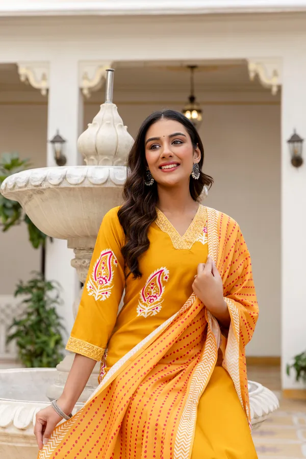 Yellow_Rayon_Printed_Kurta_Pant_Set_With_Chanderi_Dupatta