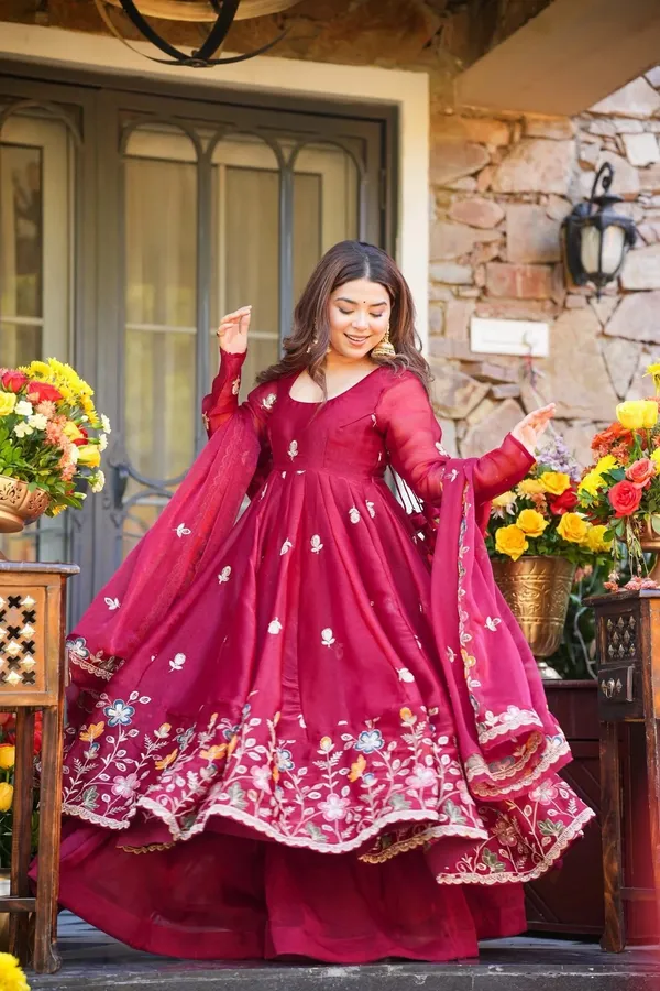 Vatsala_Rani_Pink_Organza_Anarkali_Suit_Set