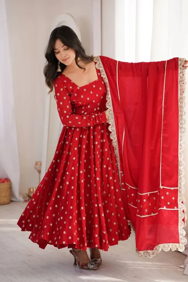 Red_Elegant_Chinon_Silk_Blend_Anarkali_Suit_Set_Stitched