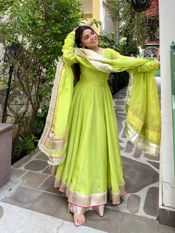Green_Anarkali_Gown_Set_Crafted_From_Premium_Tabby_Organza_Silk,_Featuring_Delicate_Mirror_Hand_Work_And_Traditional_Gota_Patti_Lace_Detailing