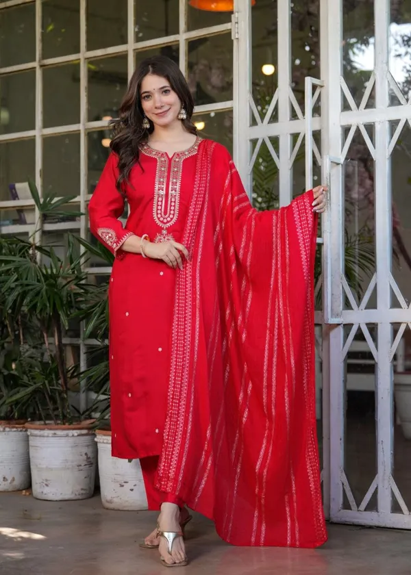 Red_Embroidered_Sequinned_Chanderi_Silk_Kurta_And_Trousers_With_Dupatta
