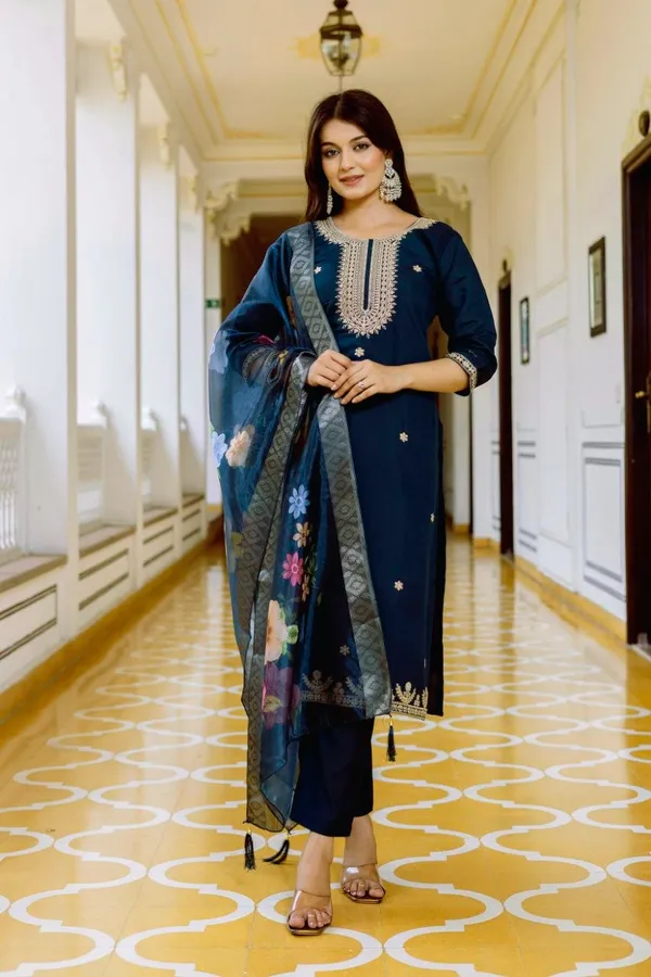 Women'S_Navy_Blue_Viscose_Chanderi_Silk_Kurta_Pant_Set_With_Organza_Dupatta
