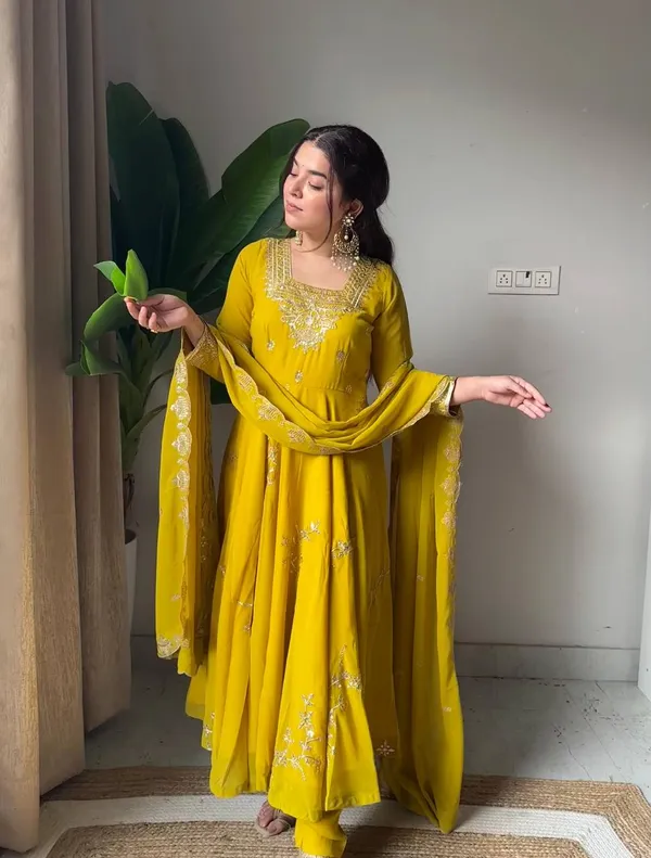 Elegant_Yellow_Fox_Georgette_Kurti_Pant_Dupatta_Set_With_Heavy_Sequins_Embroidery