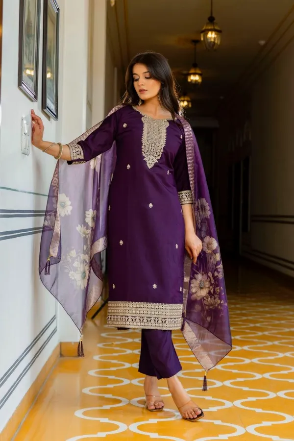 Women'S_Wine_Viscose_Chanderi_Silk_Kurta_Pant_Set_With_Organza_Dupatta