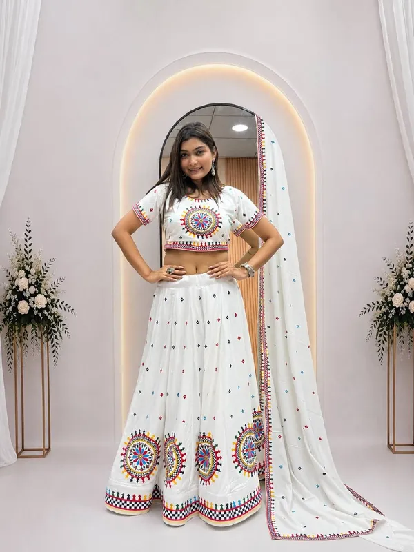 Off-White_Pure_Cotton_Heavy_Gamthi_Work_And_Lampi_Lace_Navratri_Lehenga_Choli_Set