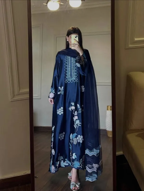 Navy_Blue_Jura_Silk_Thread_Work_Kaftan_Set