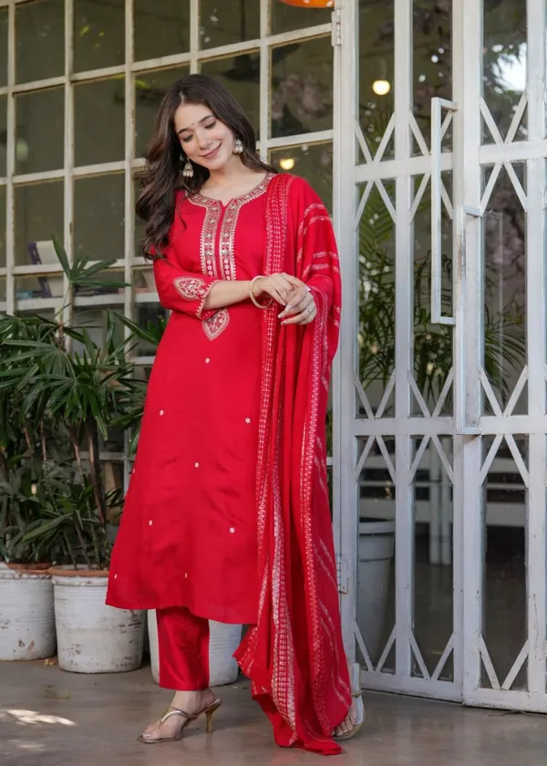 Red_Embroidered_Sequinned_Chanderi_Silk_Kurta_And_Trousers_With_Dupatta