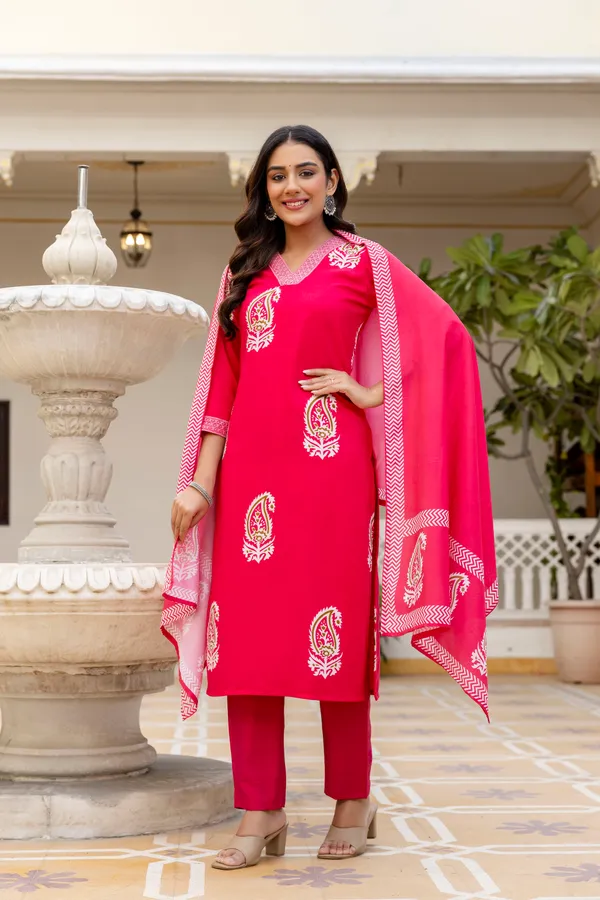 Pink_Rayon_Printed_Kurta_Pant_Set_With_Chanderi_Dupatta