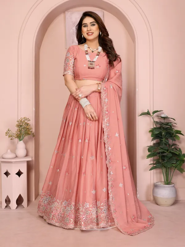 Womens_Star_Georgette_Traditional_Motif_Semi_Stitched_Lehenga_Choli_With_Cnotrance_Dupatta_Set_(Peach)