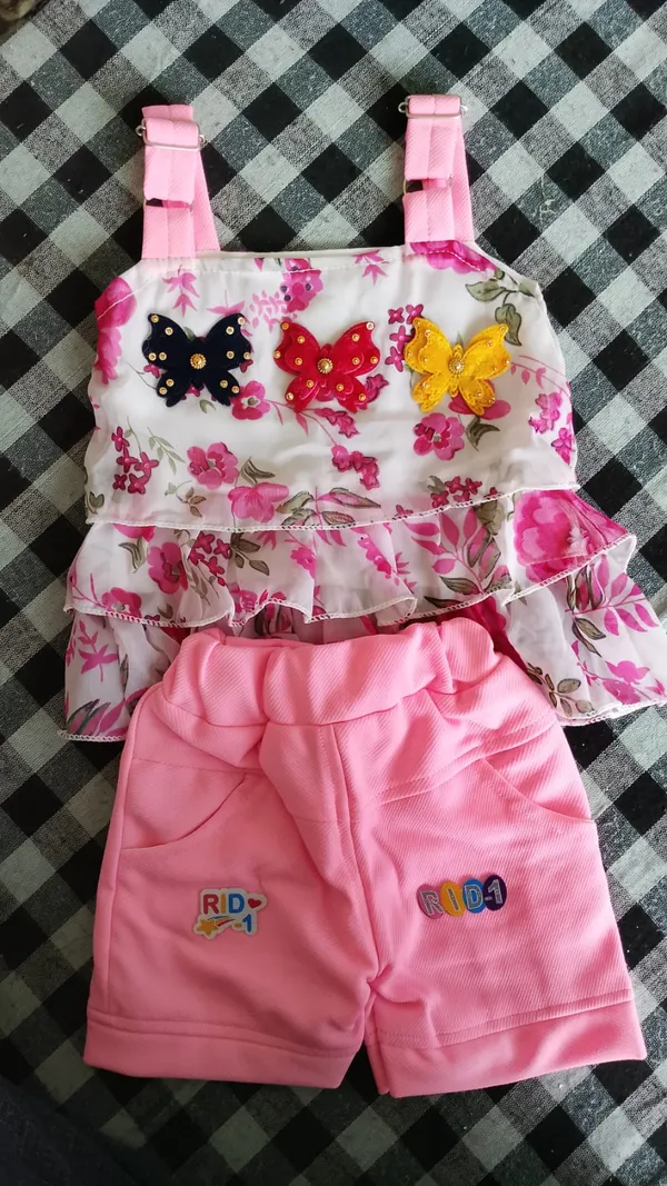 Pink_Floral_Print_Sleeveless_Top_And_Shorts_Set_For_Baby_Girls
