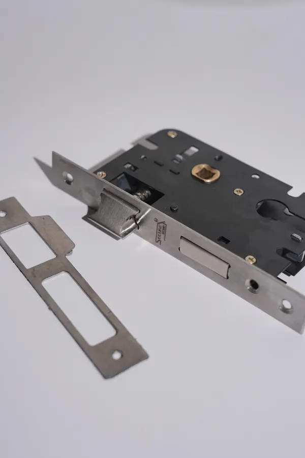Black_And_Silver_White_Metal_Modern_Mortise_Door_Lock_Body_Strike_Plate