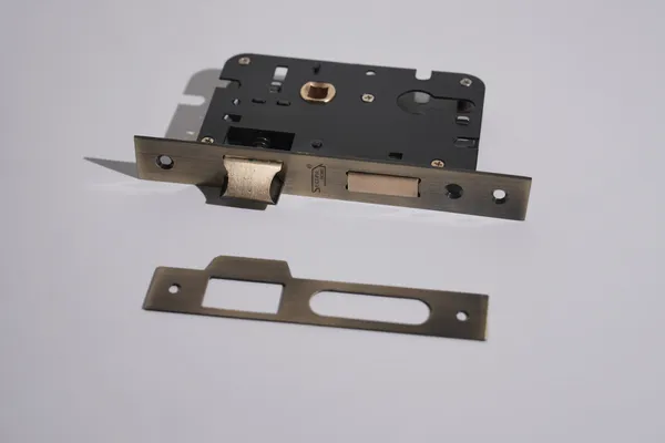 Black_And_Gold_Iron_Modern_Mortise_Door_Lock_Body_With_Strike_Plate