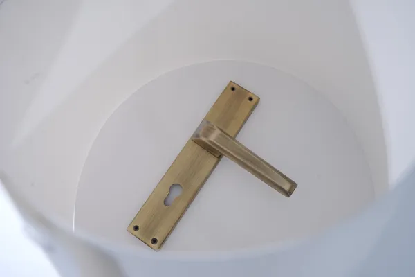 Gold_White_Metal_Antique_Brass_Finish_Lever_Door_Handle_Lock_Set
