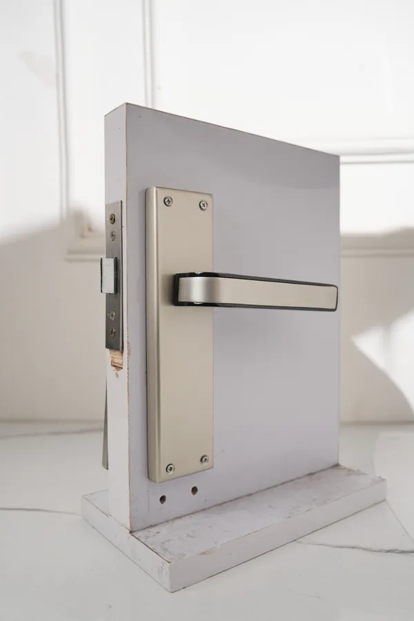 Silver_And_Black_White_Metal_Modern_Lever_Mortise_Door_Handle_Lock_Set