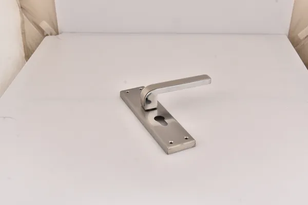 Silver_White_Metal_Modern_Lever_Door_Handle