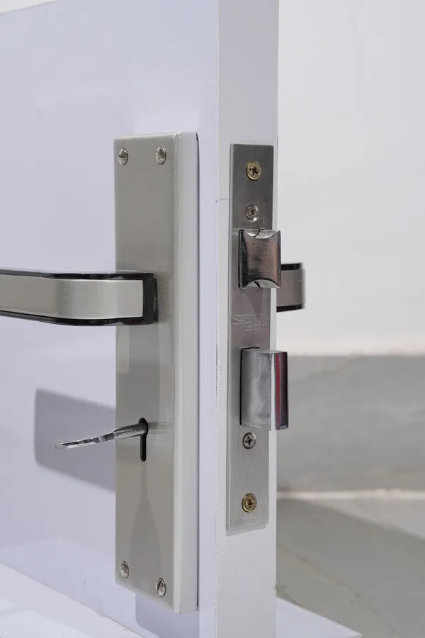 Silver_And_Black_White_Metal_Modern_Lever_Door_Lock_Set