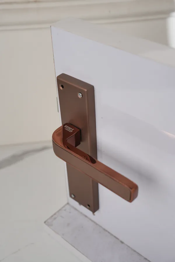 Rose_Gold_White_Metal_Modern_Copper_Finish_Lever_Door_Handle_Lock_Set