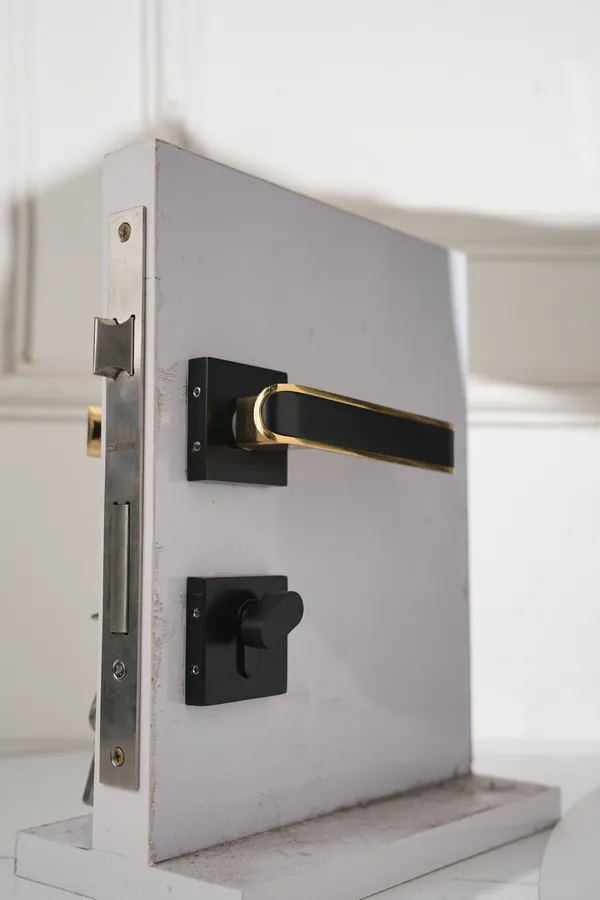 Black_And_Gold_White_Metal_Modern_Rose_Lever_Mortise_Door_Lock_Set