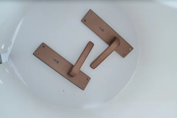 Rose_Gold_White_Metal_Modern_Lever_Door_Handle_Lock_Set
