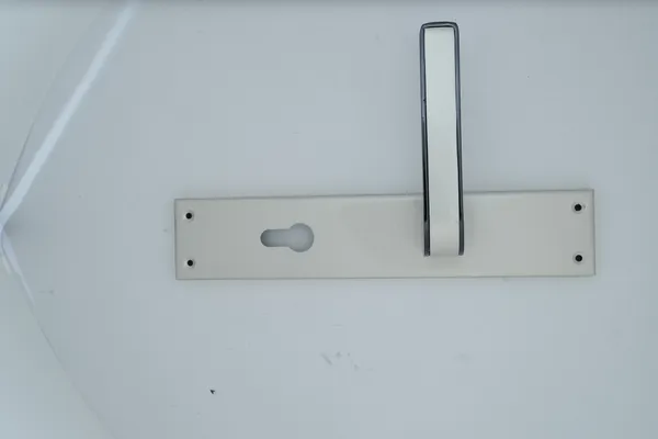 Silver_And_Black_White_Metal_Modern_White_Lever_Door_Handle_Set