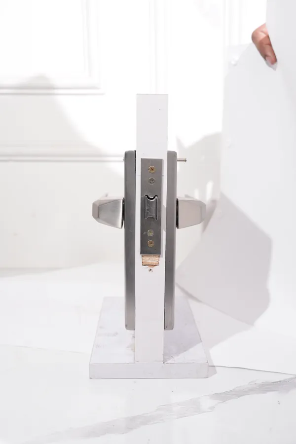 Silver_White_Metal_Modern_Lever_Door_Handle