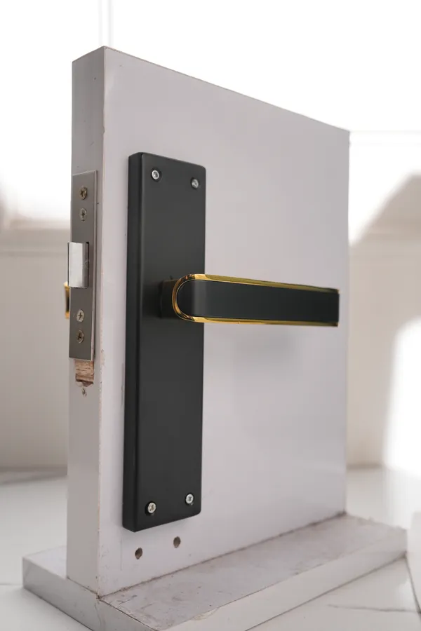 Black_And_Gold_White_Metal_Modern_Lever_Mortise_Door_Lock_Handle_Set