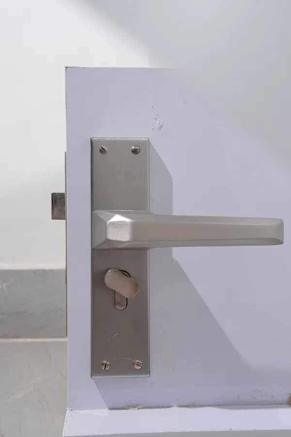 Black_And_Silver_White_Metal_Modern_Mortise_Door_Lock_Body_Strike_Plate