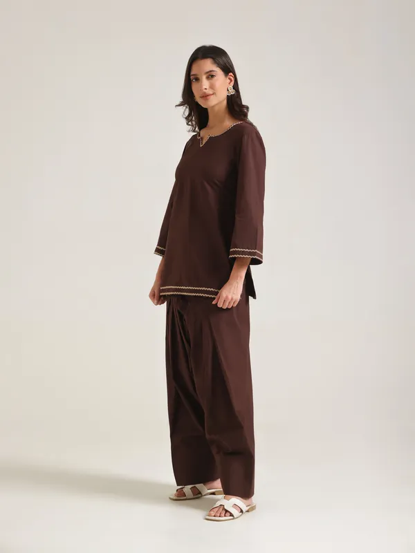 Brown_Straight_Fit_Kurta_Set_for_Women