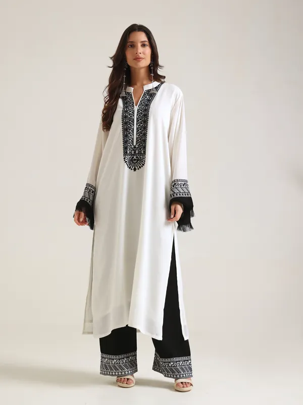 Black_And_White_Embroidered_Kurta_Set_for_Women