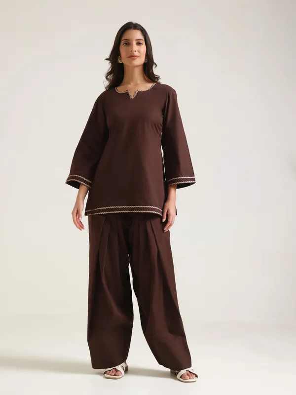 Brown_Straight_Fit_Kurta_Set_for_Women