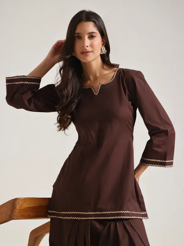 Brown_Straight_Fit_Kurta_Set_for_Women